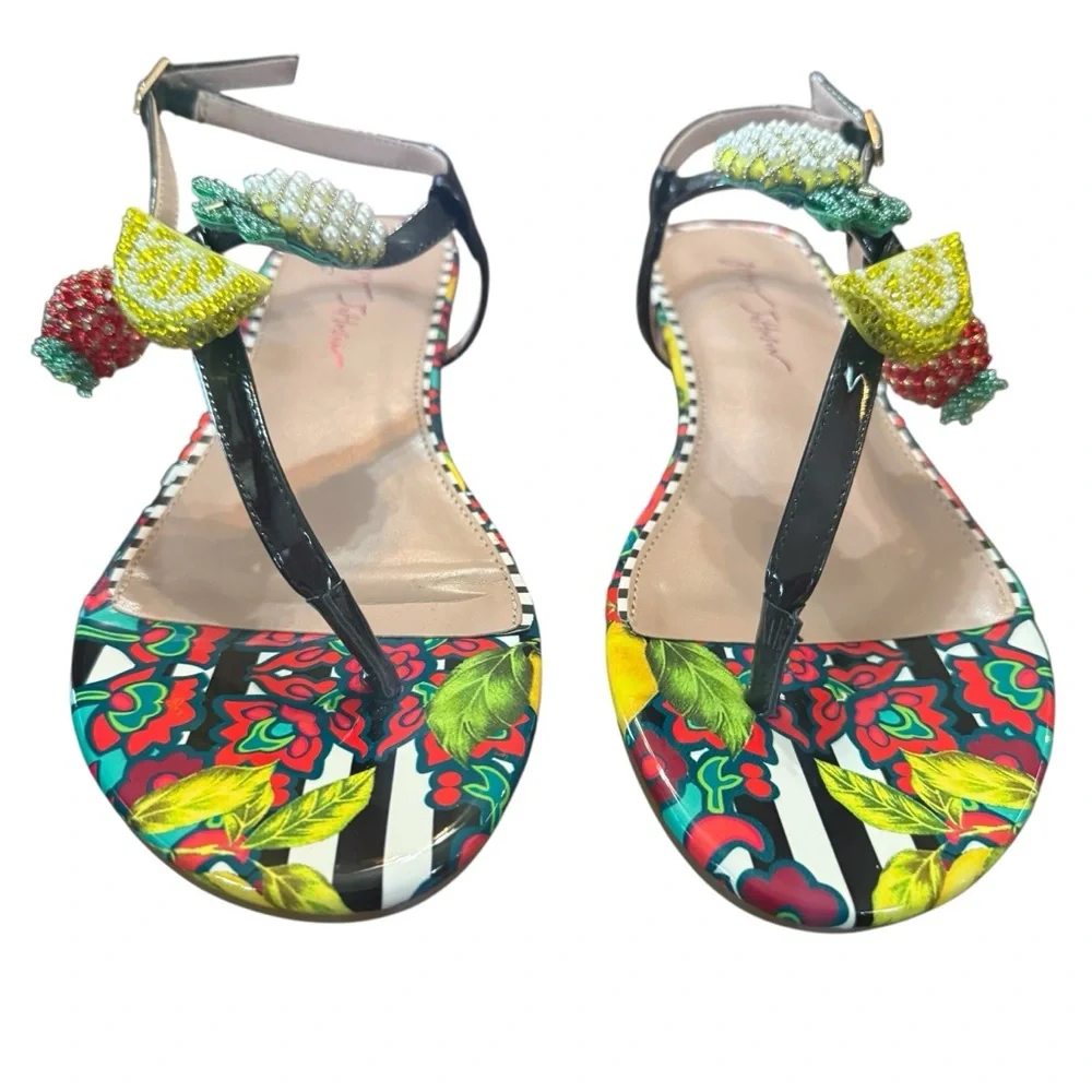 Betsey Johnson Aniston Black T Strap Sandals Size 6.5 - Picture 2 of 10